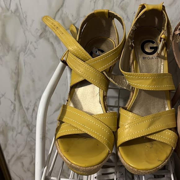 ‼️🛍3/$10🛍‼️ Guess wedges - Picture 4 of 4